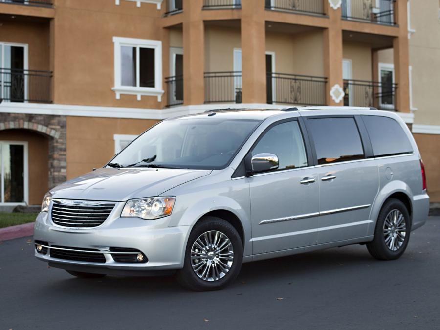  Chrysler Town & Country 2010 года  (фото 16 из 19)